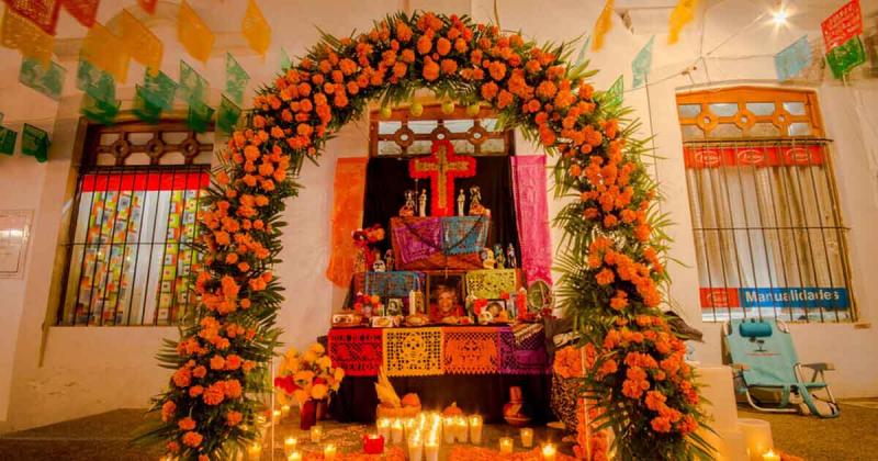 Día de Los Muertos altar.
