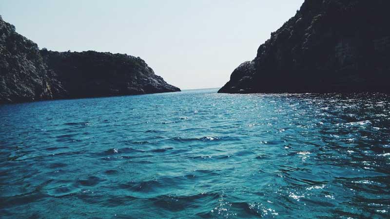 Why the Scattering of Ashes on the Sea is Gaining Popularity